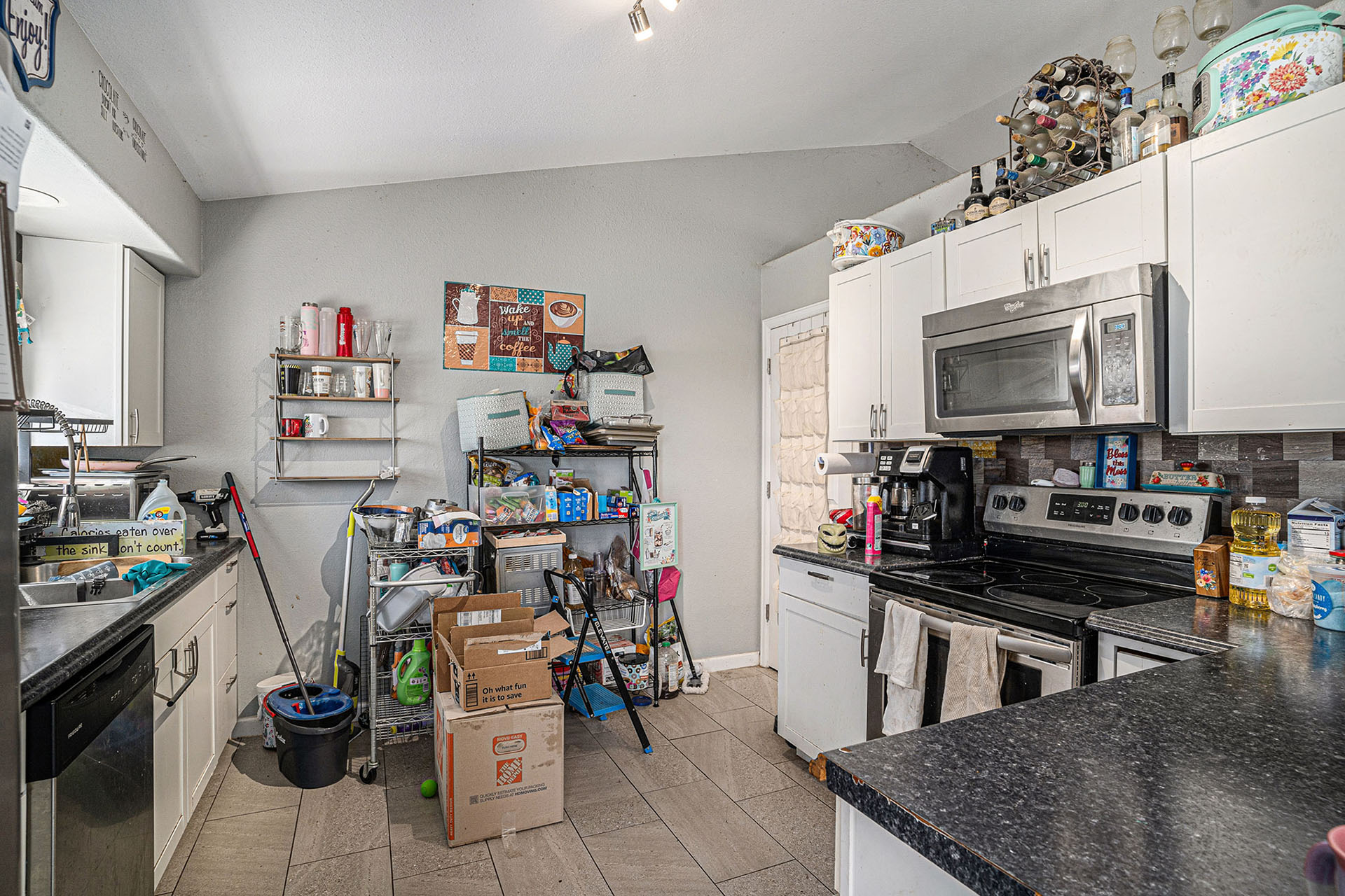 Cluttered Kitchen Bad Real Estate Photo