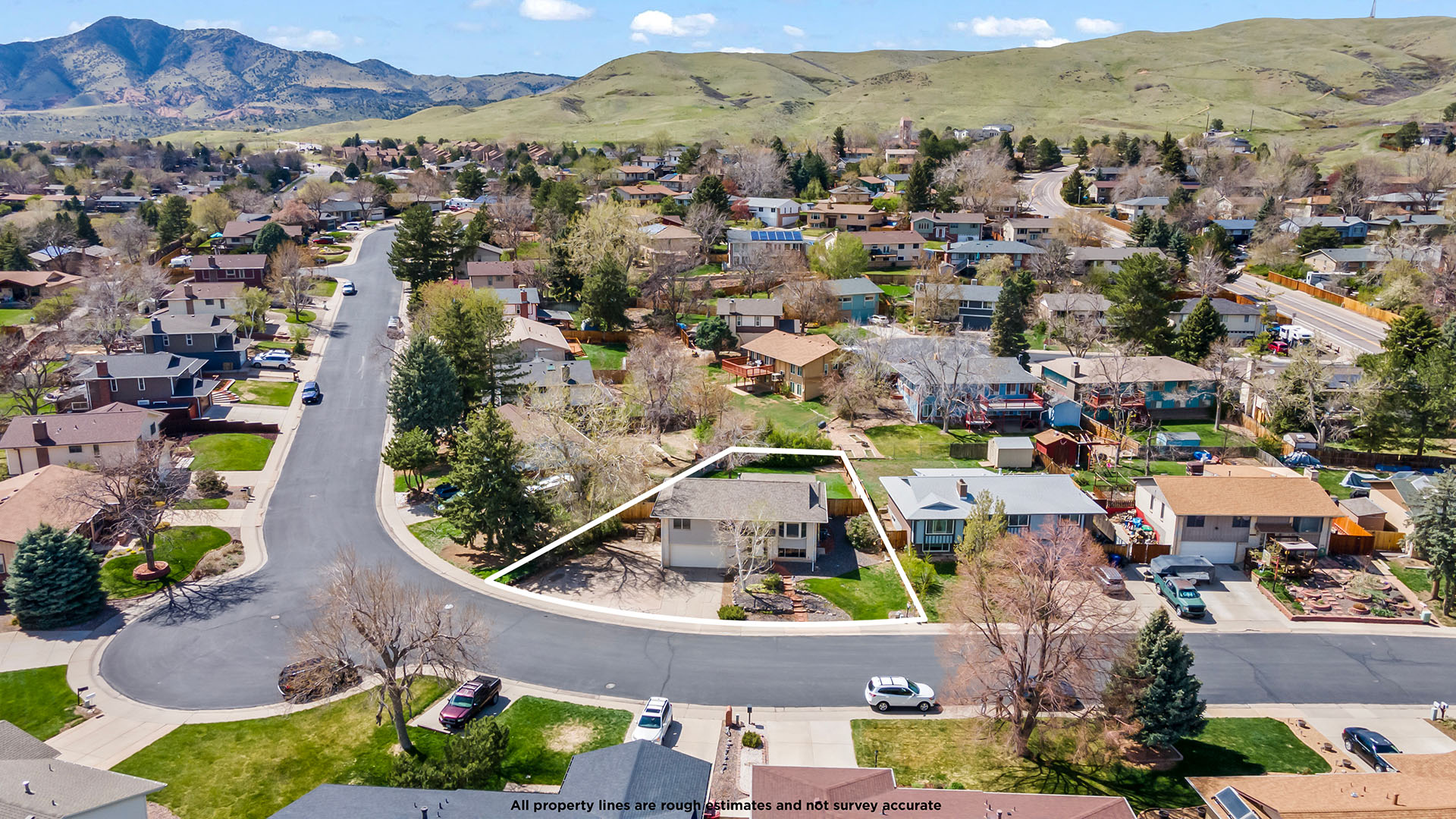 Real Estate Listing photo with property outline in full color