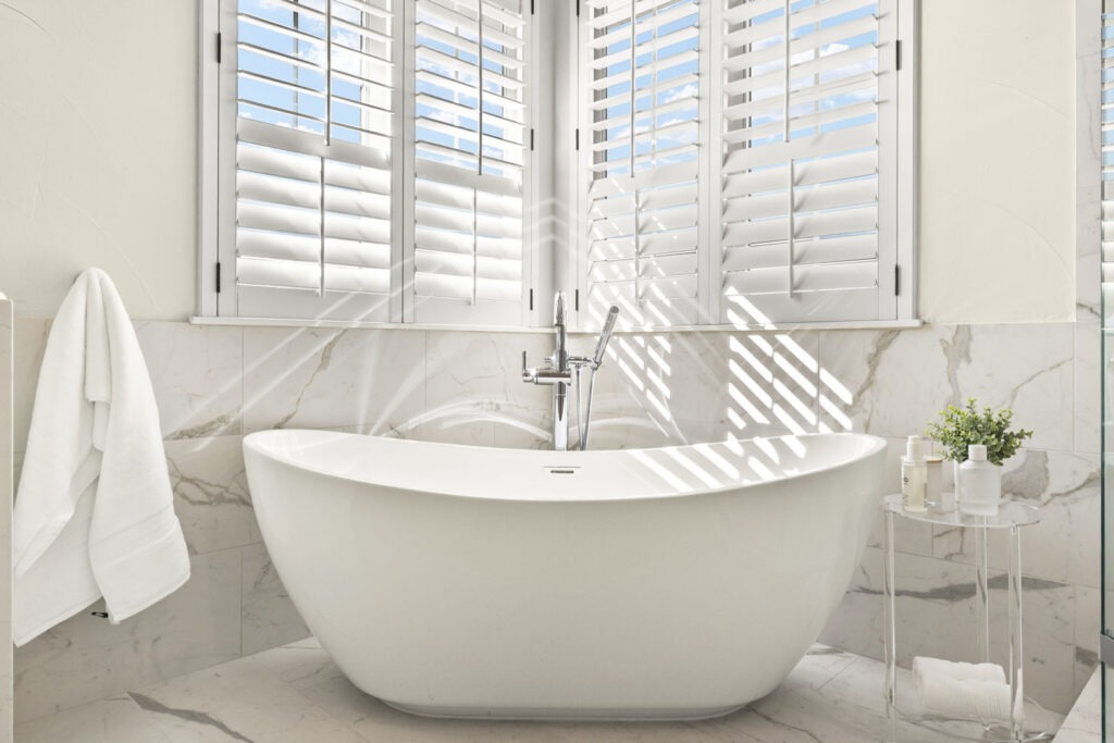 Luxury Bathroom Soaking Tub